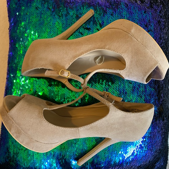 Tan suede platform stilettos - Picture 3 of 5